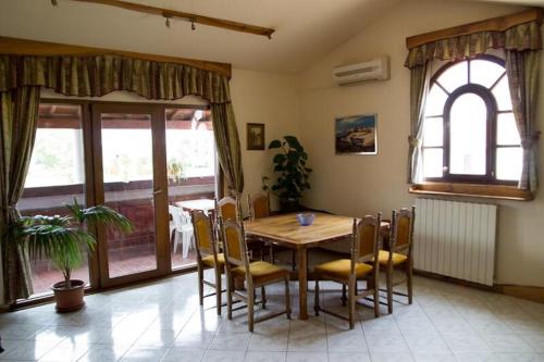 Apartments with a parking space Valbandon Fazana - 13458