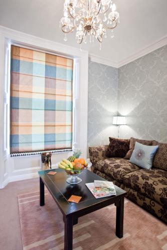 Prestbury Suite image 9