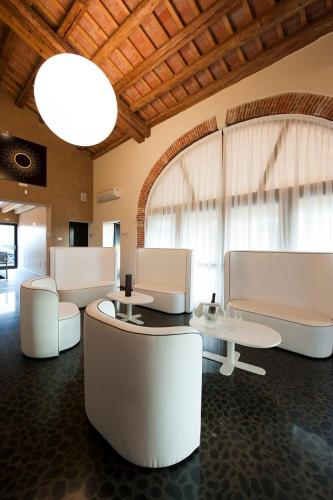 Villa Solaris Hotel & Residence - 바/라운지