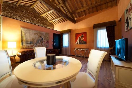 Villa Solaris Hotel & Residence - 바/라운지