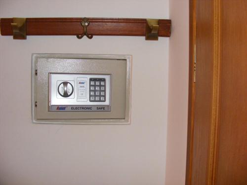 Laci Apartman - image 2