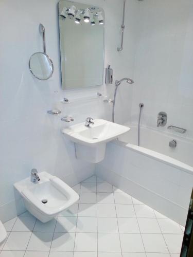 Old Town Square Apartments - image 13