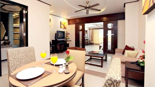 Family Two-Bedroom Suite image 5