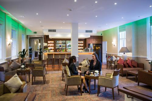 Oakley Hall Hotel - image 4