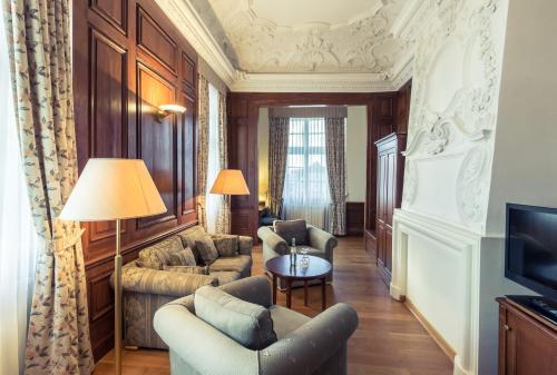 Deluxe Suite