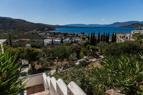 Villa Euphoria in Aegina, A' Marathonas bay