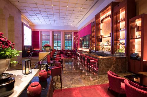 Four Seasons Hotel New York - image 2