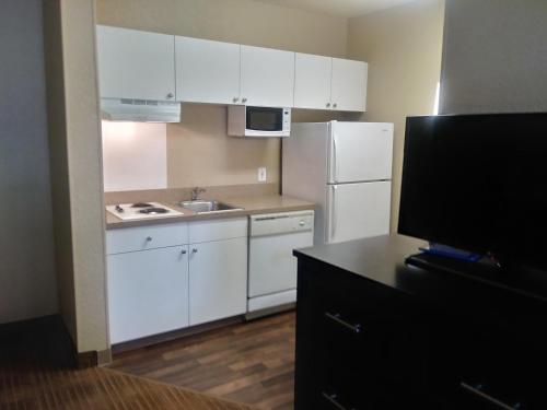 Extended Stay America Suites - Detroit - Auburn Hills - Featherstone Rd