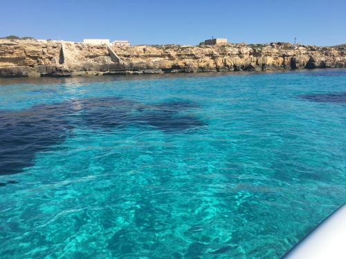 Favignana Margothouse white blue arancio