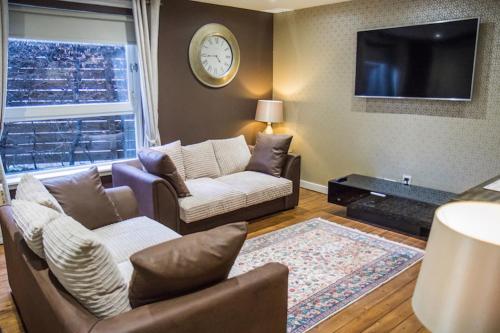 Beechmount Apartment, Murrayfield, Edinburgh and the Lothians