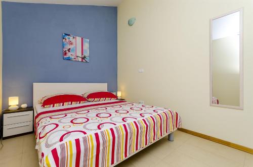 One-Bedroom Apartment with Sea View