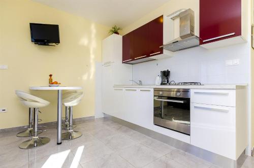 Apartments Smiljana - image 2