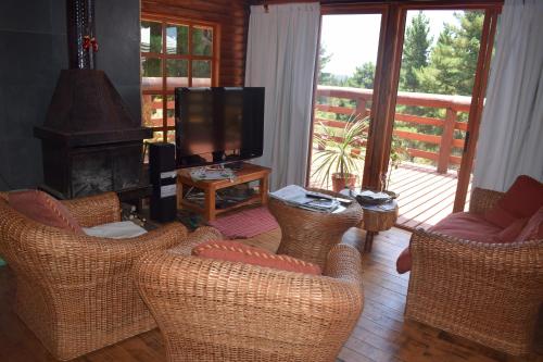 lodge con piscina privada, parcela de campo.