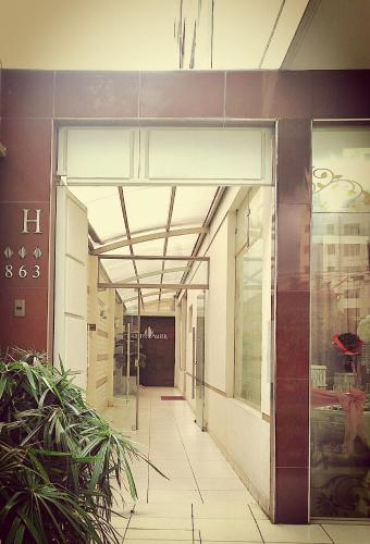 Entrance, Hostal Costa De Marfil Suites & Apartamentos in Cochabamba