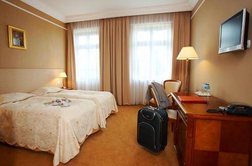 2 twin beds