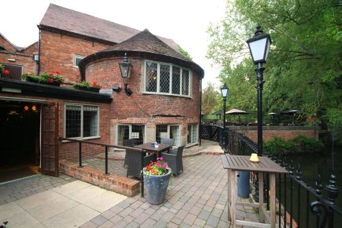 Old Mill Hotel by Greene King Inns - image 6