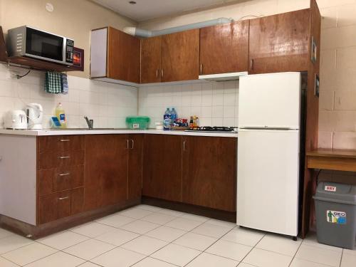 Kitchen, Access Units in Honiara