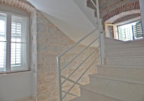 Apartments Moni - image 11