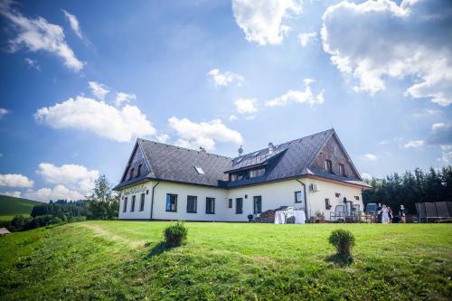 Penzion Pod Drátníkem - Hotel - Svratka