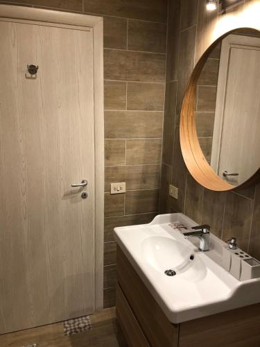 Le Petit Real - image 14