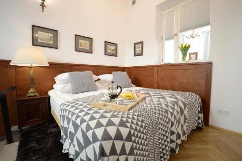 Crystal Suites Old Town - image 6