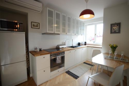 Crystal Suites Old Town - image 3