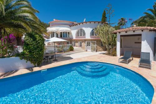 Holiday Home room in Villa Lo - chill out house - by Holiday Rentals Villamar