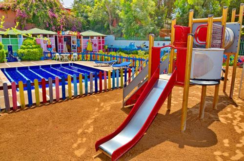 Kid’s club, El Pueblo Tamlelt near Restaurant Daffy