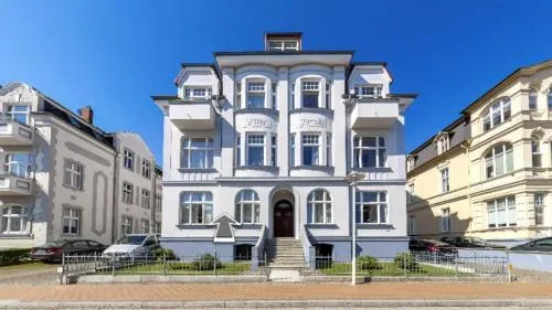 Villa Carola - 100 m zum Strand in Bansin, Deutschland