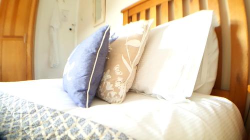Schooner Point Guest House – Looe
