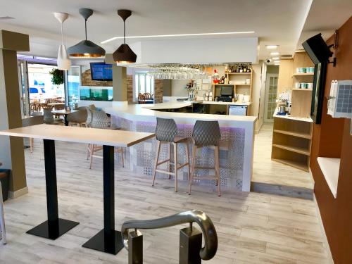 Hotel Las Olas - image 4