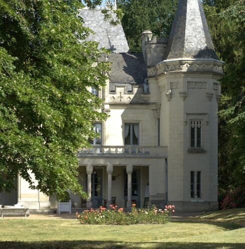 Château de Salvert - Appartement & Chambre d'Hôtes