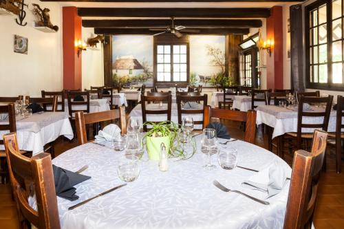 Logis Hotel Restaurant Le Flamant Rose camargue