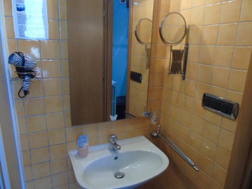 Hotel Rainbow - image 7