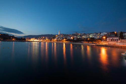  Apartments Viktor i Helena, Unterkunft in Novi Vinodolski