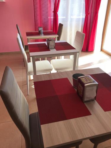 Color House Malpensa B&B - 식음료(F&B)