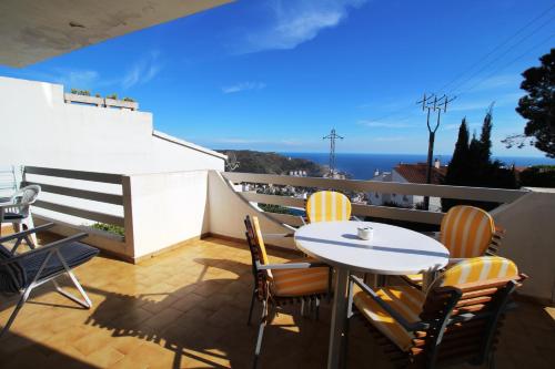 DULCE VIDA 1, Apartamento con piscina comunitaria, vistas al mar y wifi