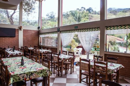 Étterem, Chales na Montanha Riacho Doce in Sao Bento do Sapucai (Sao Paulo)