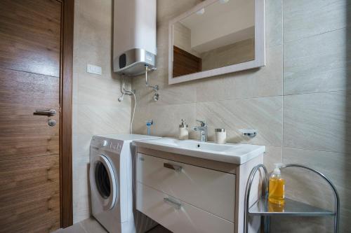 Apartments LORA Jadranskij put - image 6