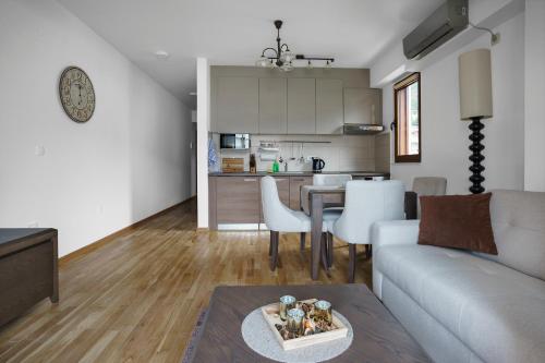 Apartments LORA Jadranskij put - image 5