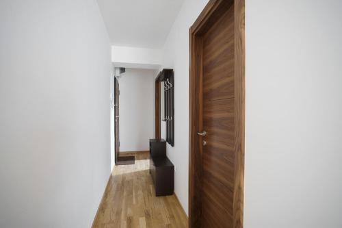 Apartments LORA Jadranskij put - image 4