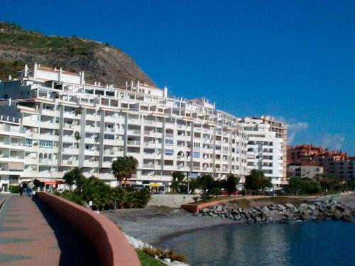 Almunecar, Edificio Delfin.