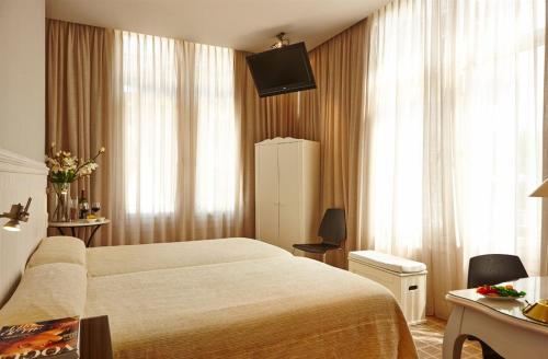 Hotel Atalaya - image 5