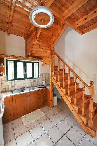 Pieros Studios Lisipios 5