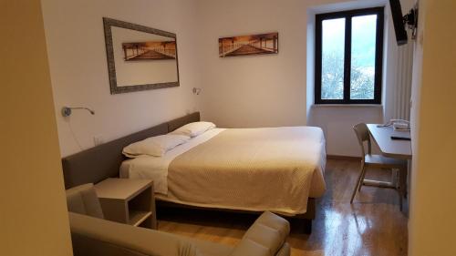 Albergo Pace - Tap to explore photos