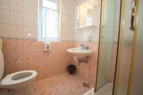 Guesthouse Helena – Kaštela, MD