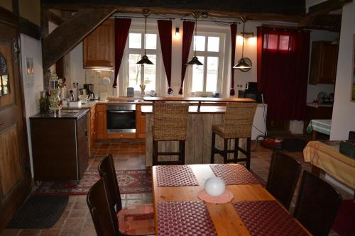 Facilities, Tholkes Hus in Other