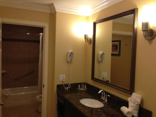 Holiday Inn & Suites San Mateo - SFO, an IHG Hotel