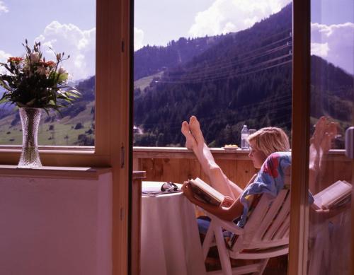 Balkons/terase, Hotel Garni Ernst Falch in Sanktantonamārlberga