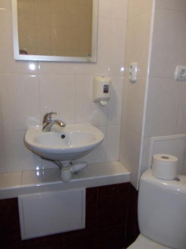 Alexandra Apartments - image 4